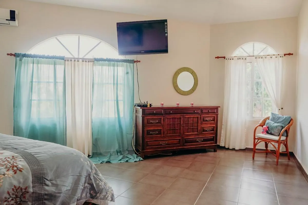 Villa Esmeralda Peaceful 4Bd Ba Beach Home With Pool In Playa Laguna Sosúa